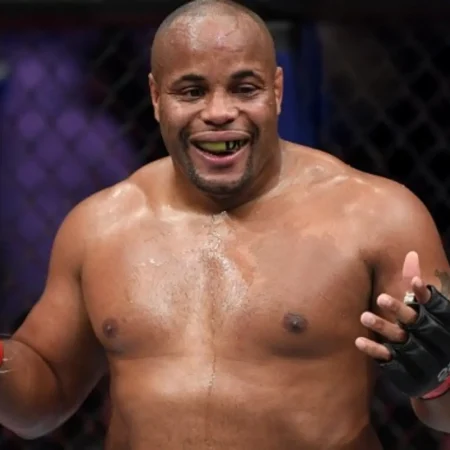 Легенда UFC назвав найкращого легковаговика світу