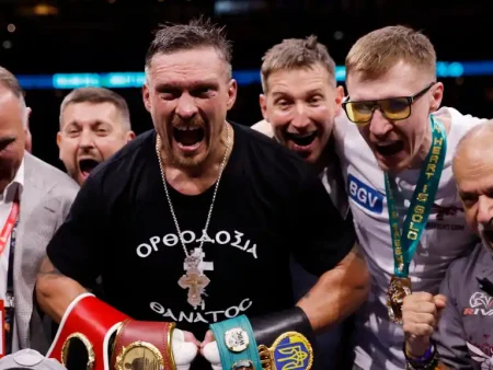 Усик назвав кількість боїв до завершення кар’єри